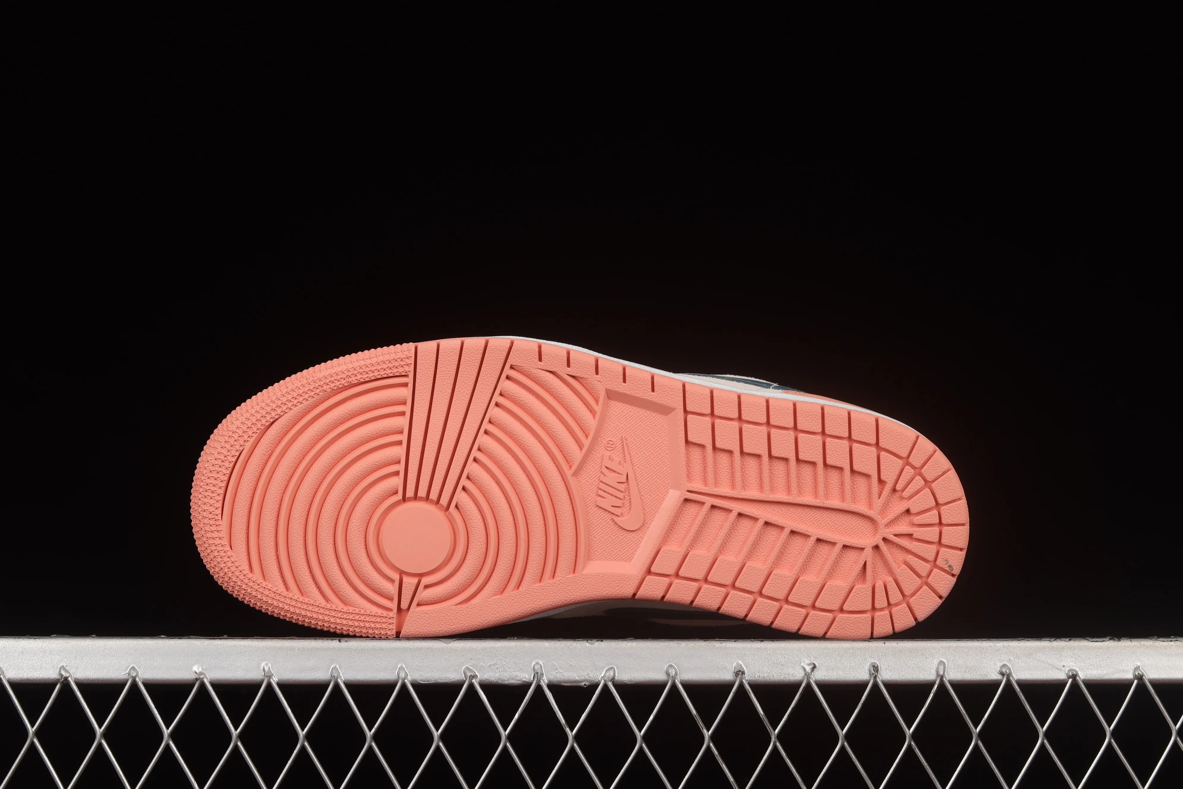 All categories Air Jordan Jordan series basketball shoes Air Jordan 1 Low G version pure original Air Jordan AJ1 Low AJ1 Joe 1 pink and green low-top cultural sneakers DC0774-800
